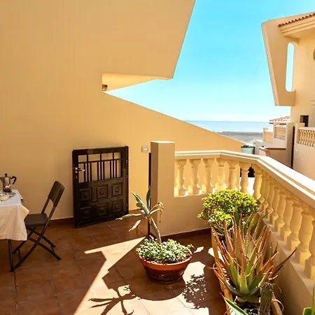 House With Sea Views *