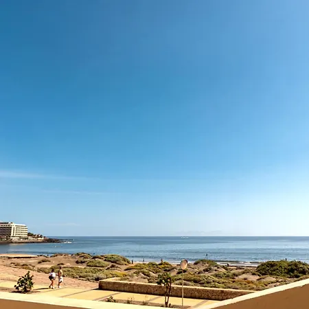 House With Sea Views Дом отдыха